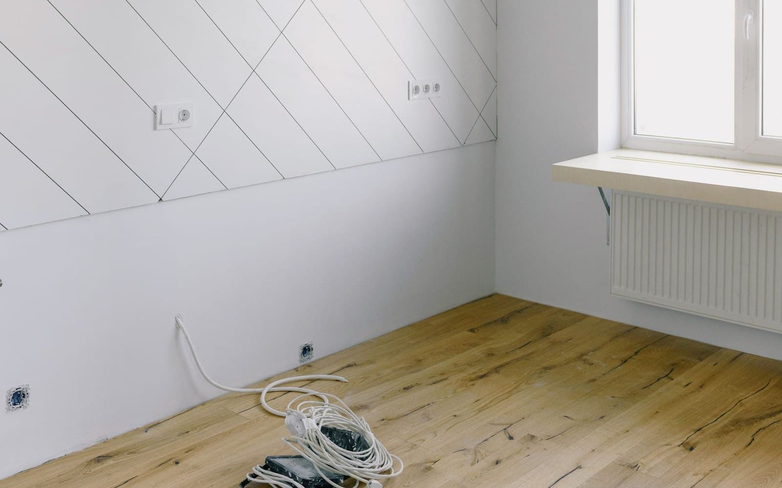 Laminate Flooring vs. Tile: What Works Best in Florida's Humidity