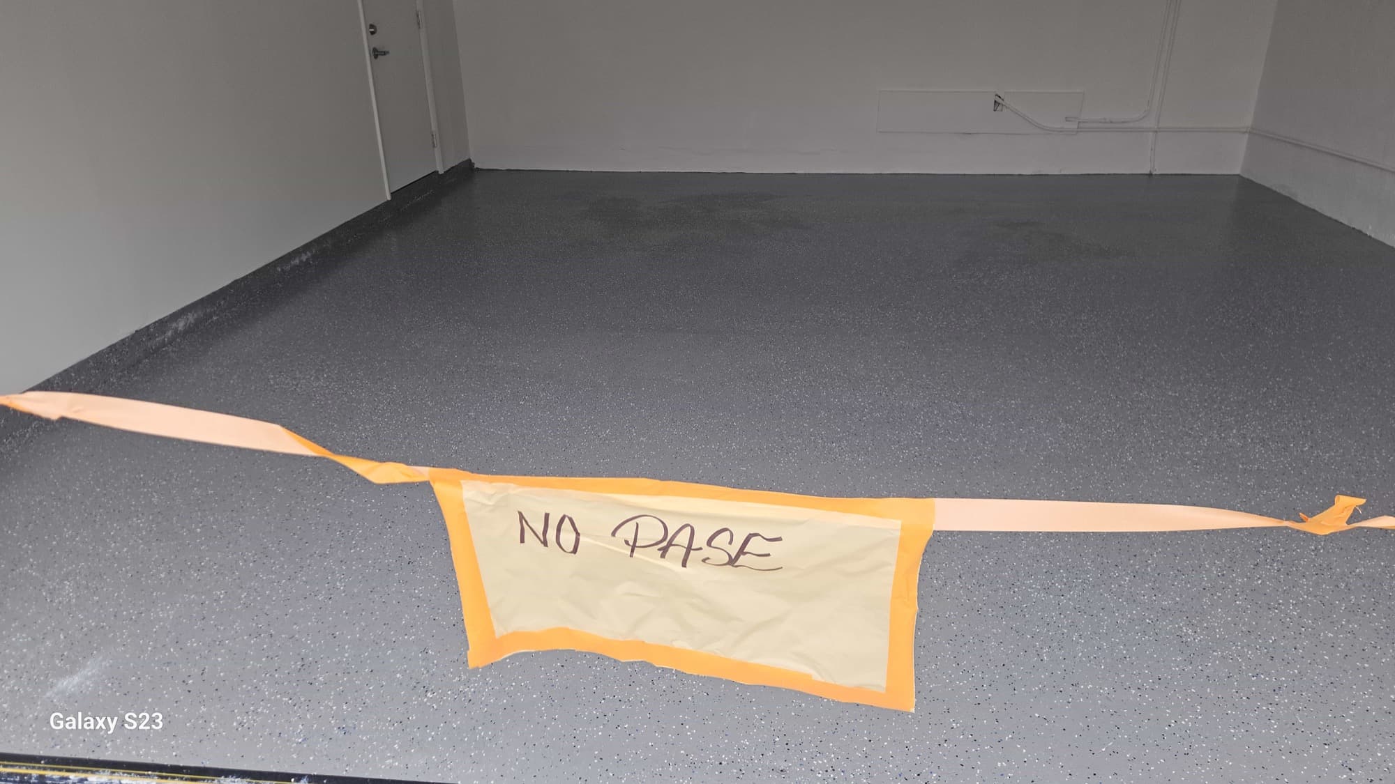 Garage epoxy floor coating